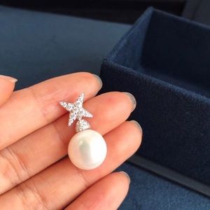 APM Monaco Mono Pearl Earring